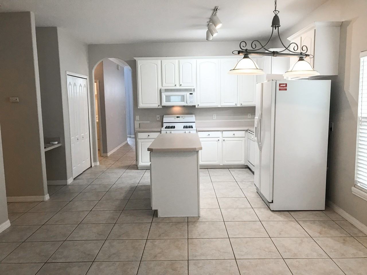 13828 Guildhall Cir - Photo 6 of 13