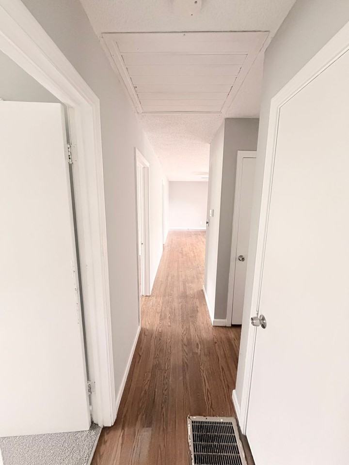 6205 E 99th St - Photo 5 of 12