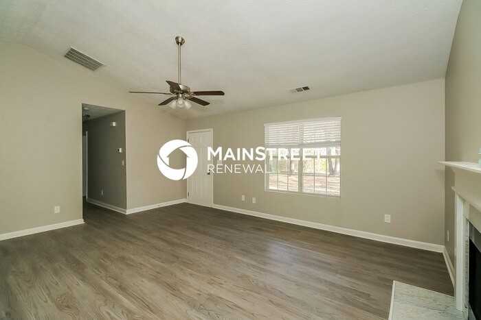 135 Bond Dr - Photo 5 of 16