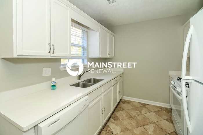 135 Bond Dr - Photo 7 of 16