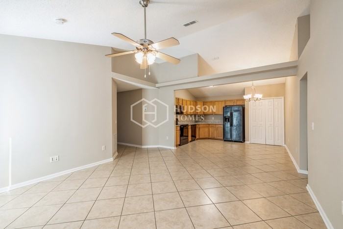 2044 Hunters Trace Cir - Photo 7 of 18