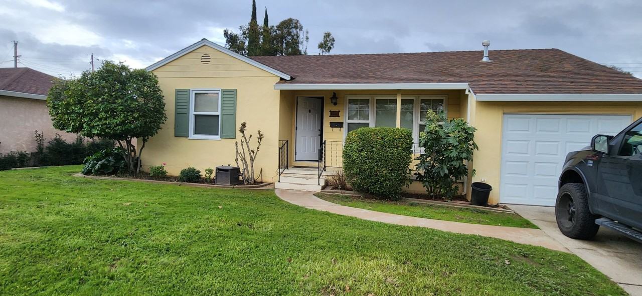 1720 Oregon Dr - Photo 2 of 15