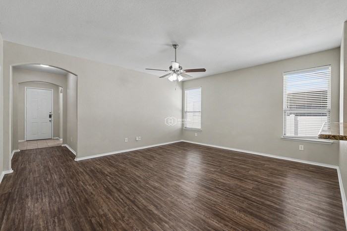 800 Whitemarsh Dr - Photo 5 of 23