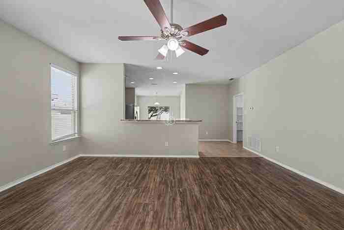 800 Whitemarsh Dr - Photo 7 of 23