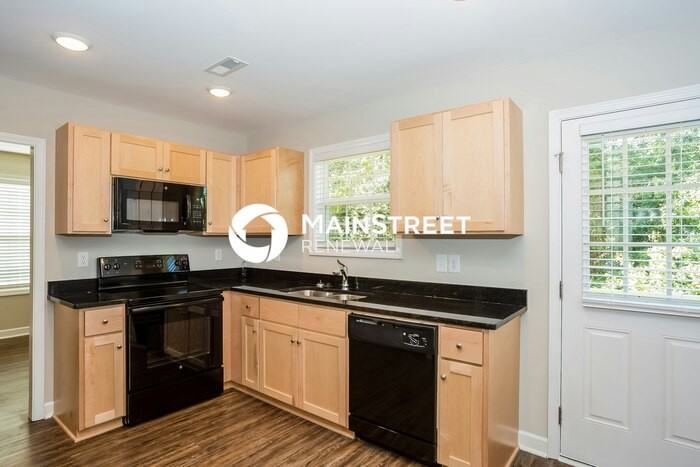 332 Wood Ave - Photo 7 of 18