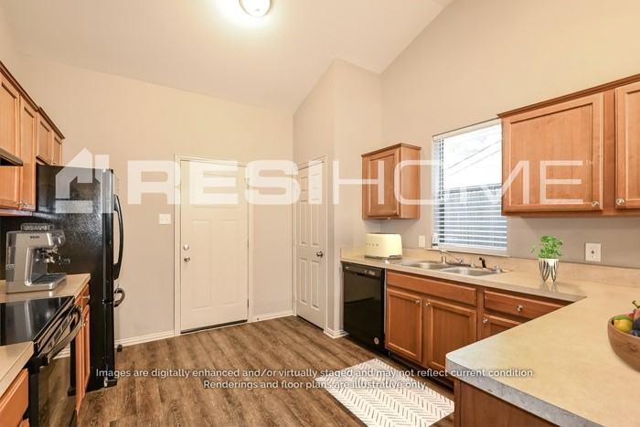 6313 Benavides Dr - Photo 3 of 16