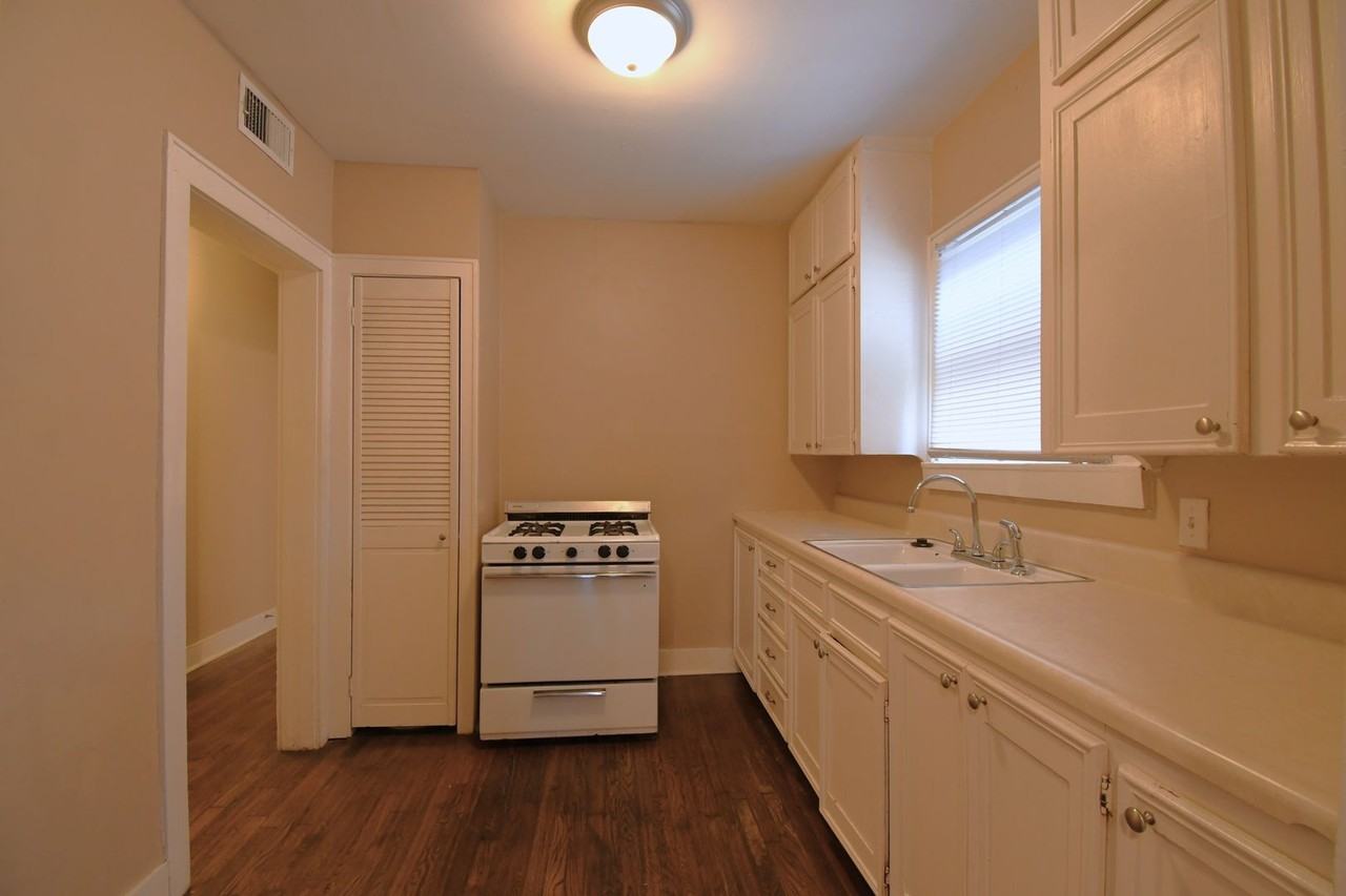 502 S Fannin Ave #101 - Photo 6 of 15