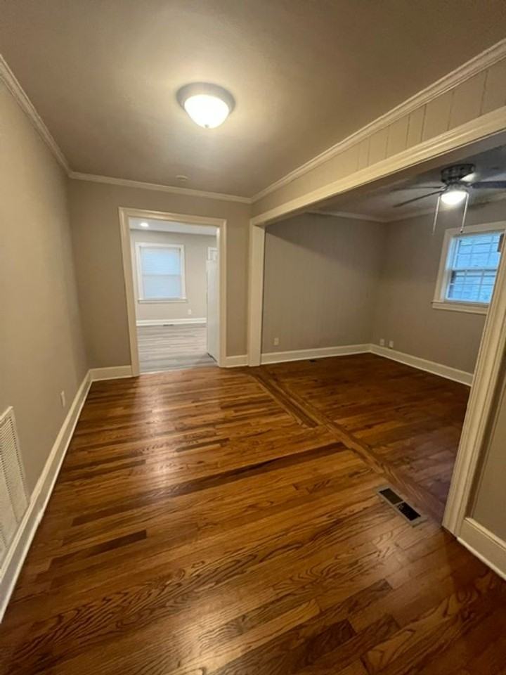 1410 Grove St - Photo 6 of 14
