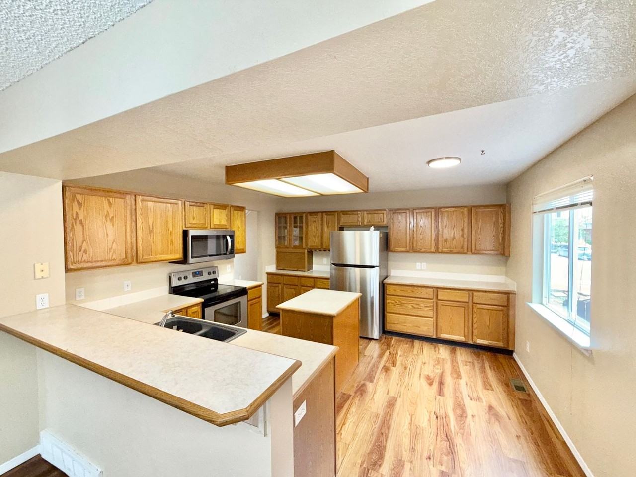 6050 Emma Ln - Photo 5 of 23