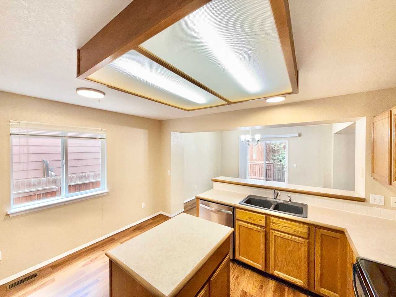 6050 Emma Ln - Photo 7 of 23