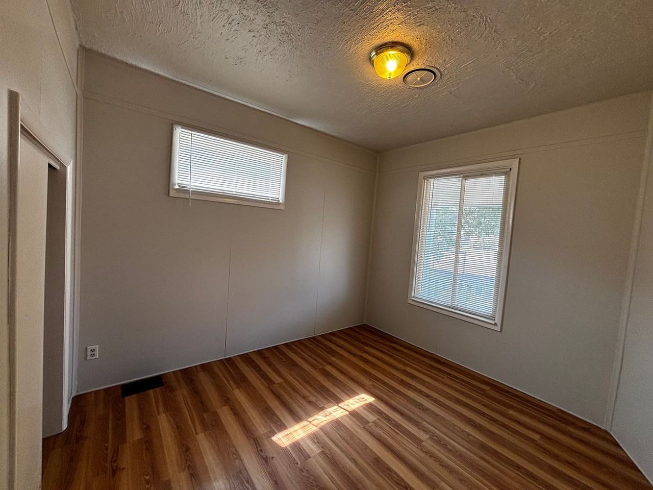 1246 N Main St - Photo 5 of 10