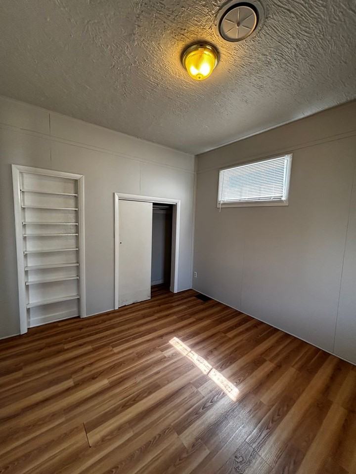 1246 N Main St - Photo 6 of 10