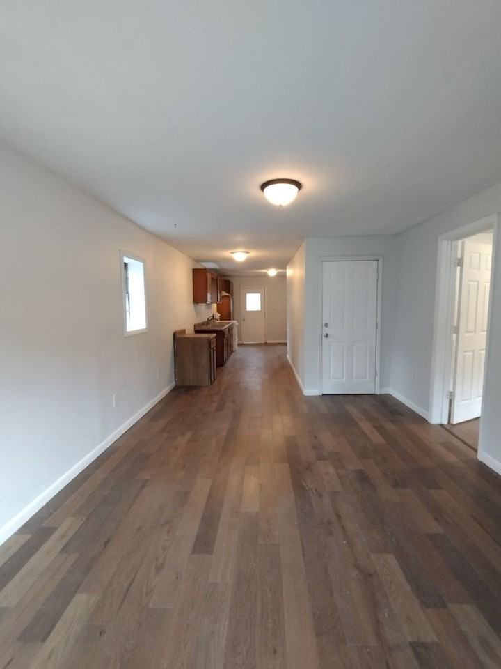 659 S Washington St - Photo 2 of 9
