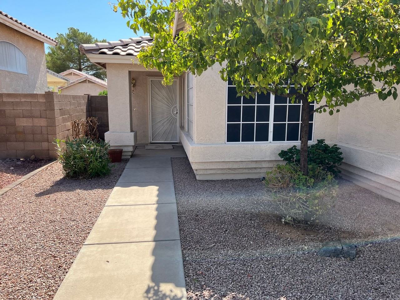 33 N Sahuaro Dr - Photo 3 of 16