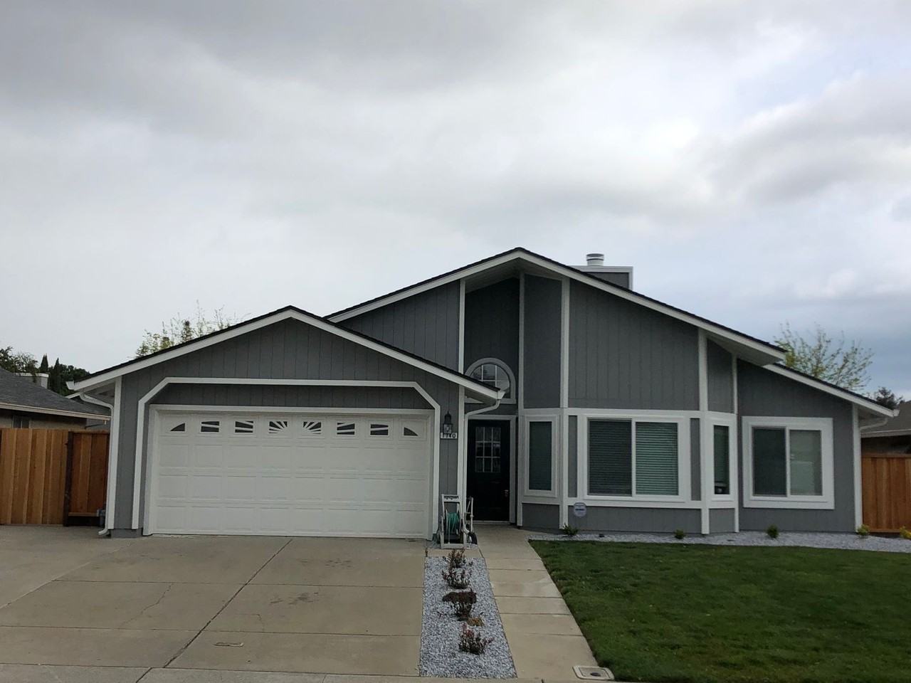 1740 Gateway Dr - Photo 2 of 20