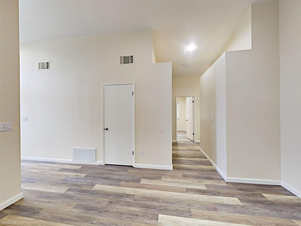 1740 Gateway Dr - Photo 3 of 20