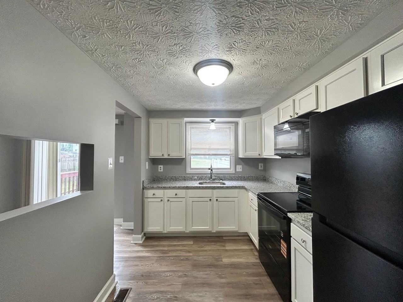 2607 S Paca St - Photo 4 of 13