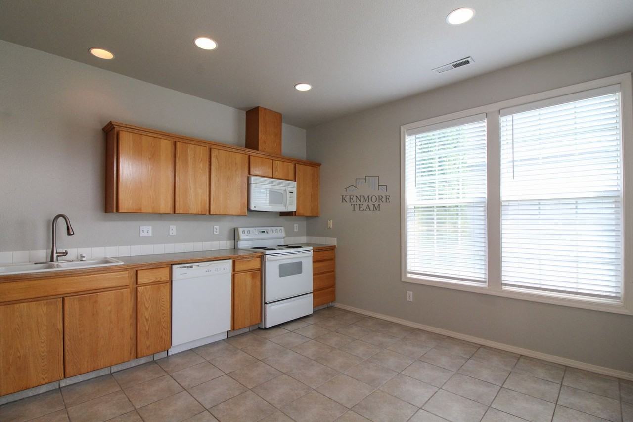 5407 Mariner Ln - Photo 3 of 16
