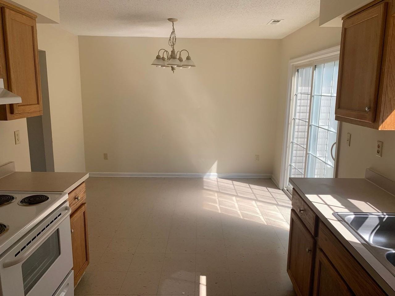 128 Sutton Dr - Photo 7 of 17