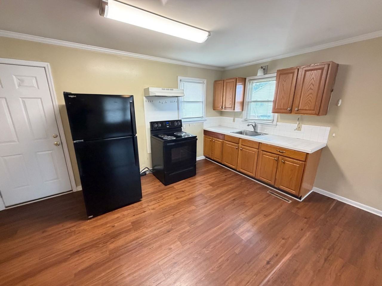 231 S Central Ave - Photo 5 of 9