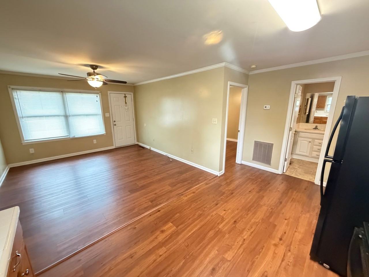 231 S Central Ave - Photo 6 of 9