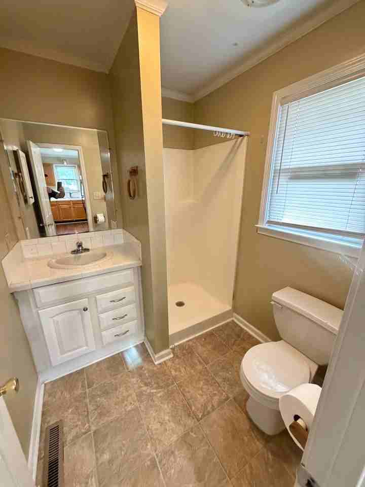 231 S Central Ave - Photo 7 of 9