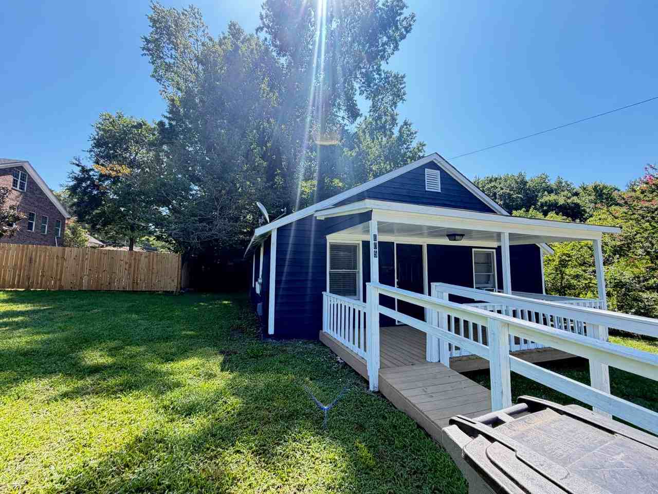 605 Grant Ave - Photo 2 of 14