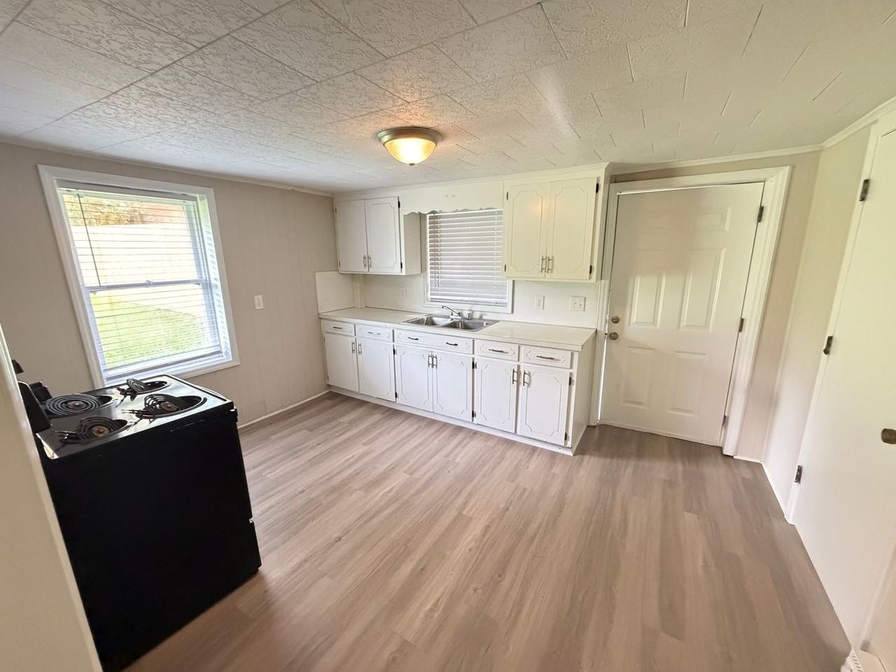 605 Grant Ave - Photo 6 of 14
