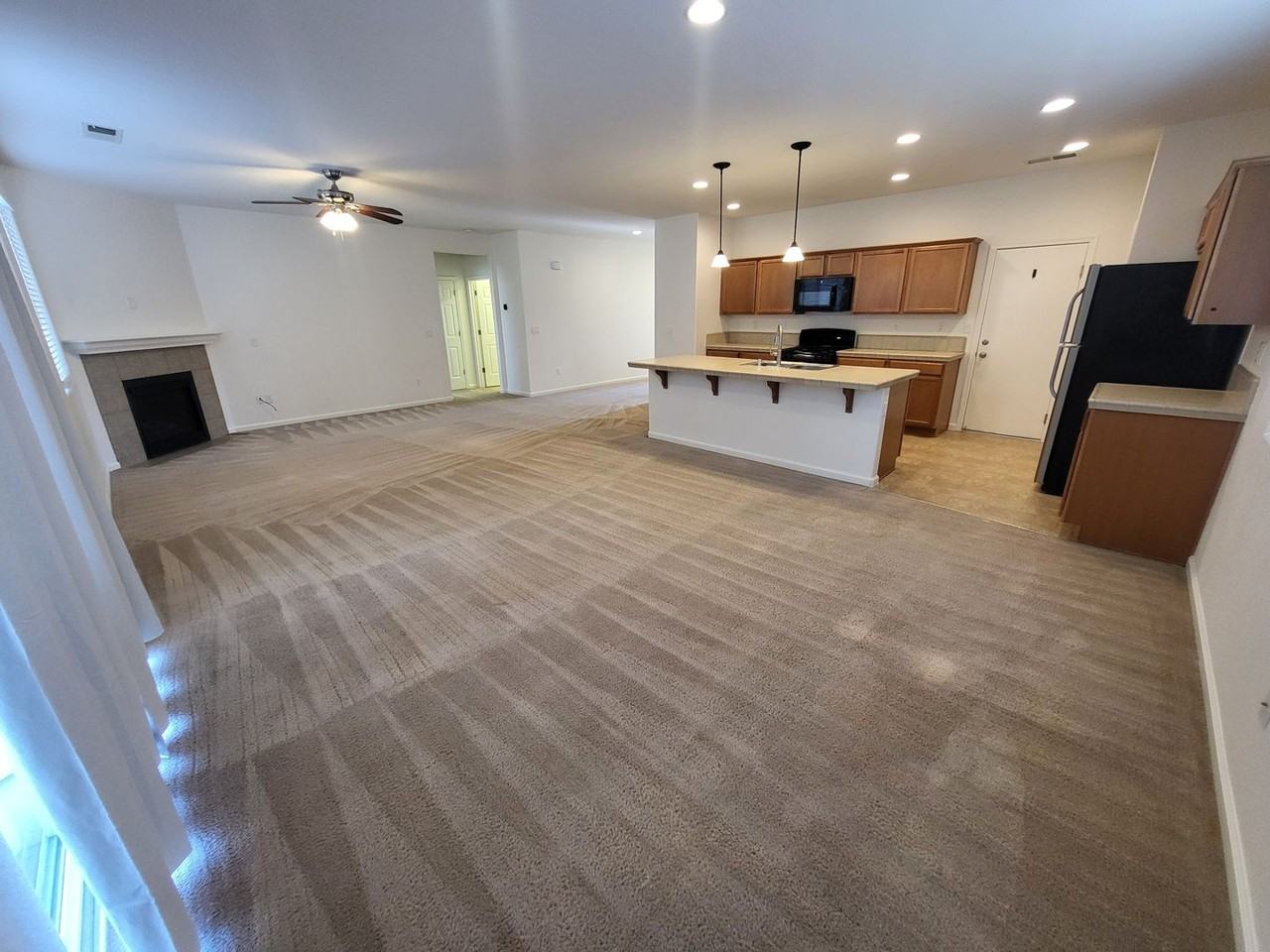 141 Catlin St - Photo 4 of 12