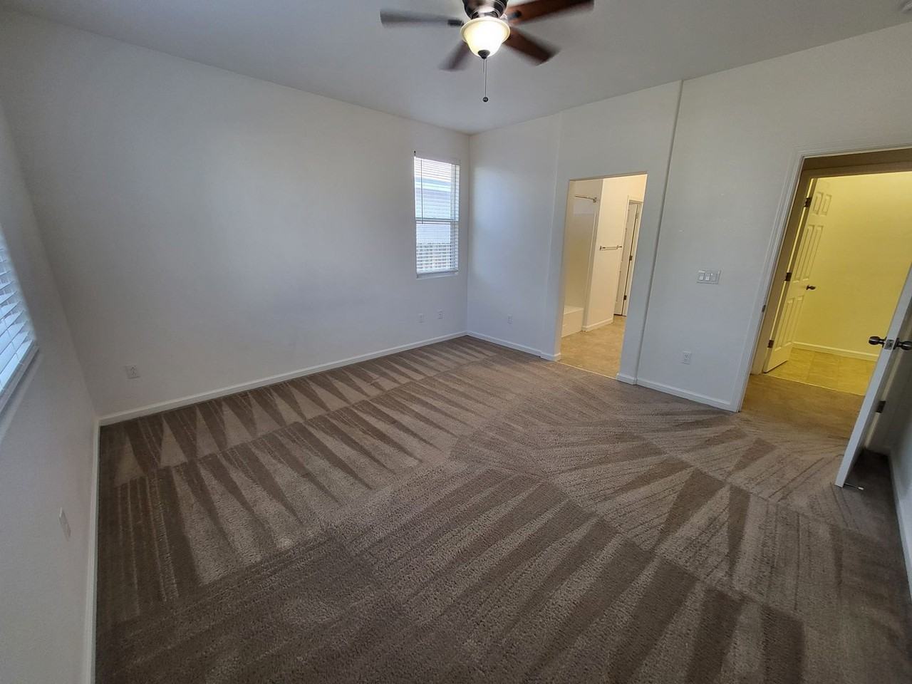 141 Catlin St - Photo 6 of 12