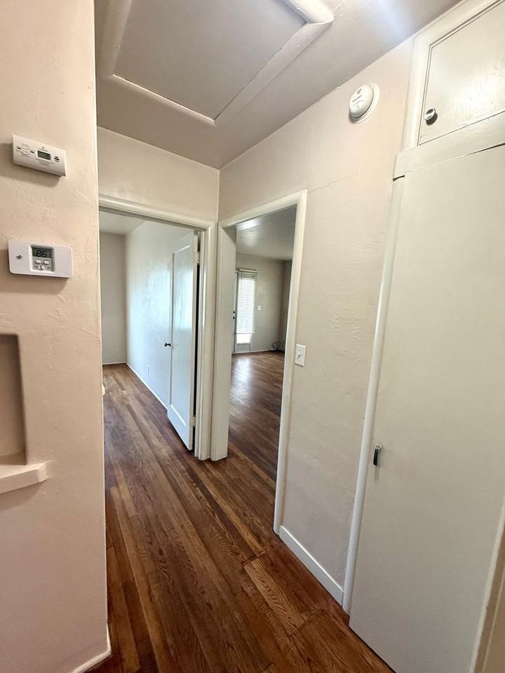935 W Oak St - Photo 7 of 14