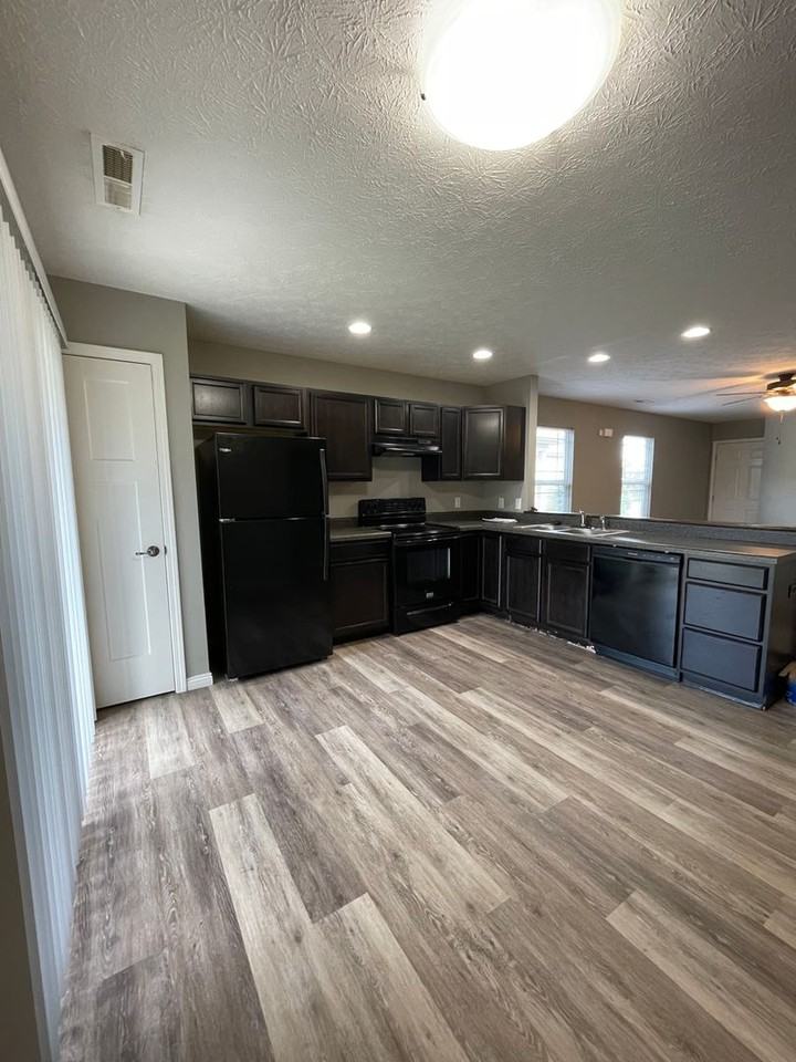 1329 Sourgum Ln - Photo 2 of 19