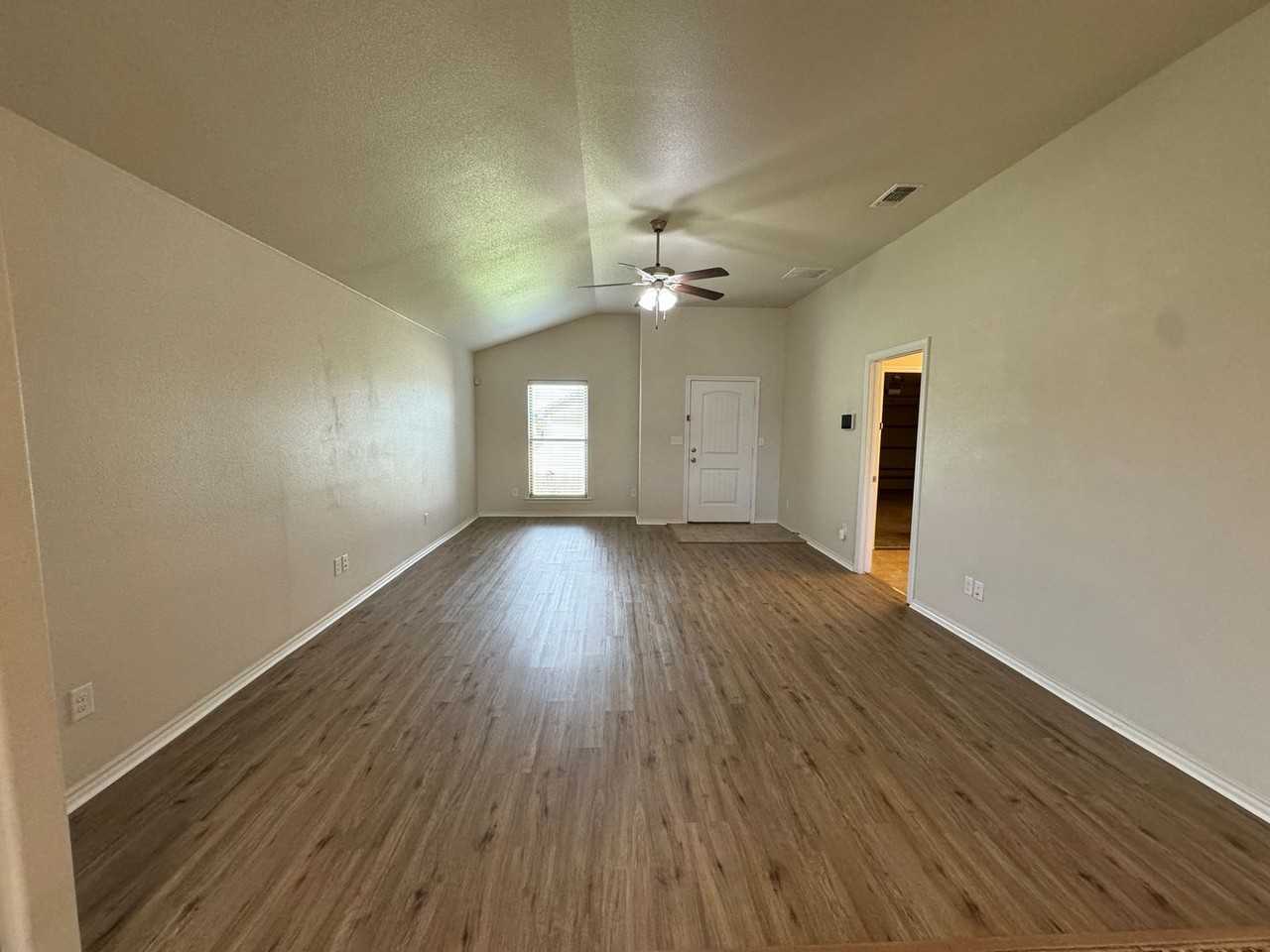 10113 Viola Ave - Photo 5 of 42