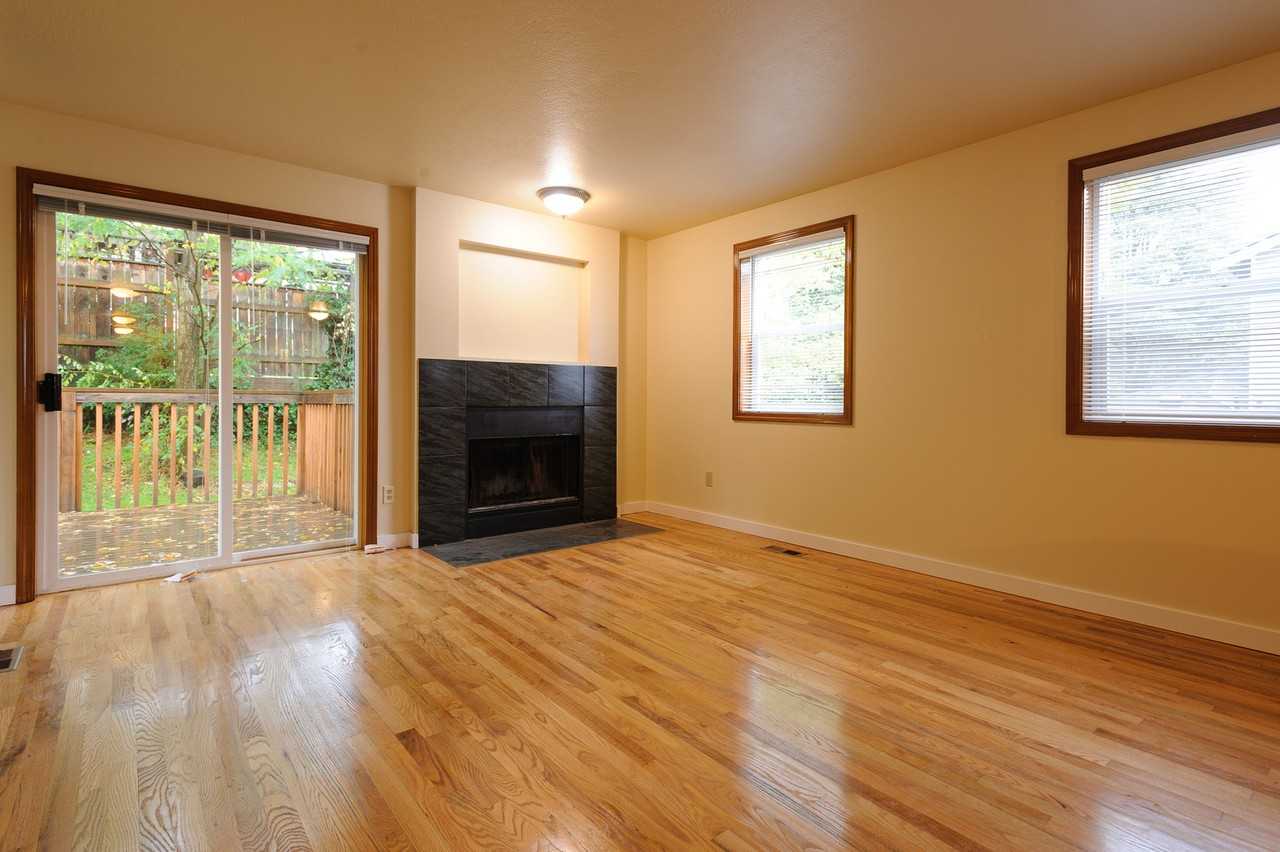 2118 Ne 54th St - Photo 2 of 18