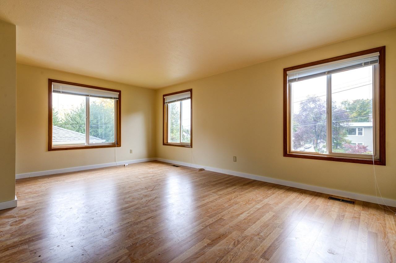 2118 Ne 54th St - Photo 7 of 18