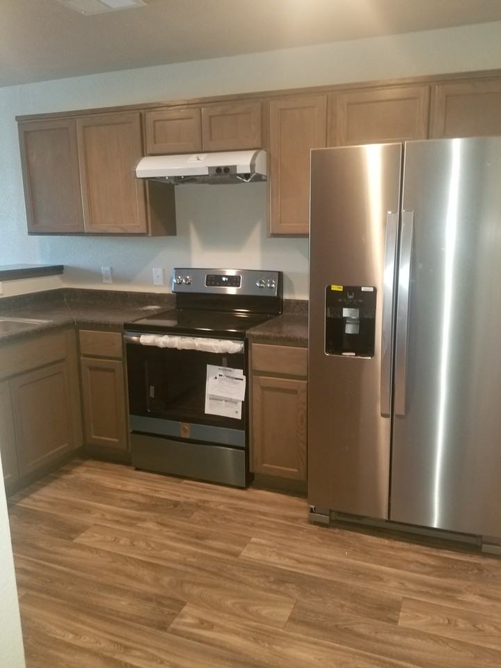 2238 S 37th Dr Bldg 21 #C - Photo 3 of 8