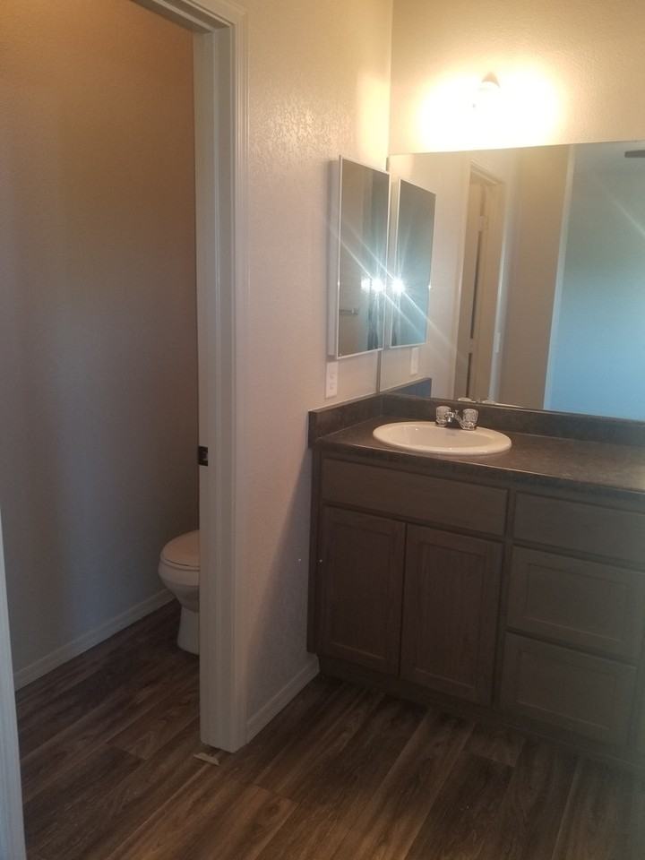 2238 S 37th Dr Bldg 21 #C - Photo 6 of 8