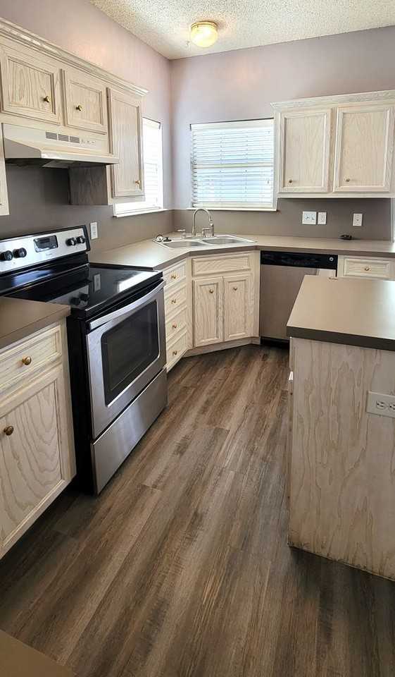 1924 78th St - Photo 4 of 25
