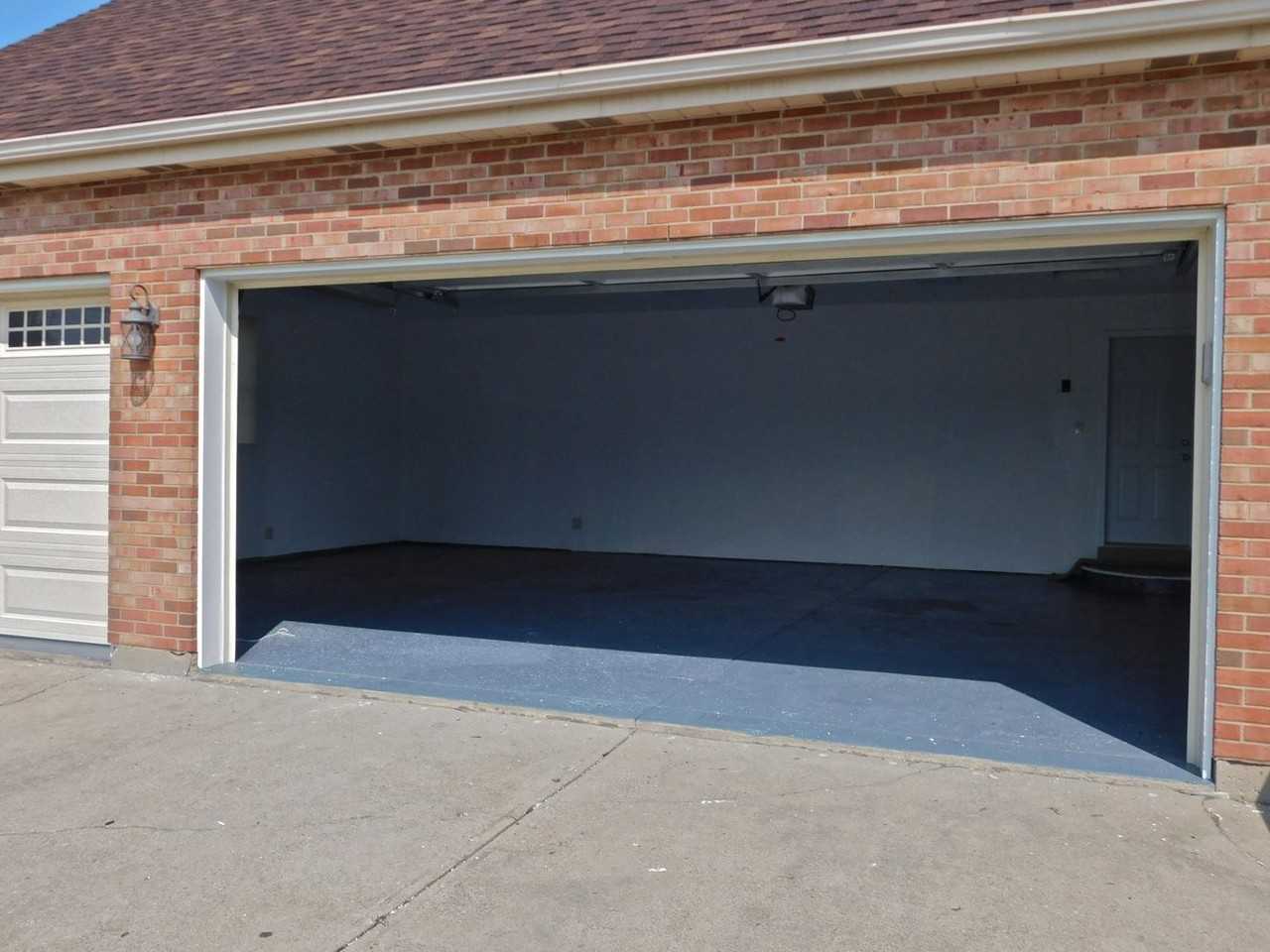 7608 Kyles Station Rd - Photo 7 of 50