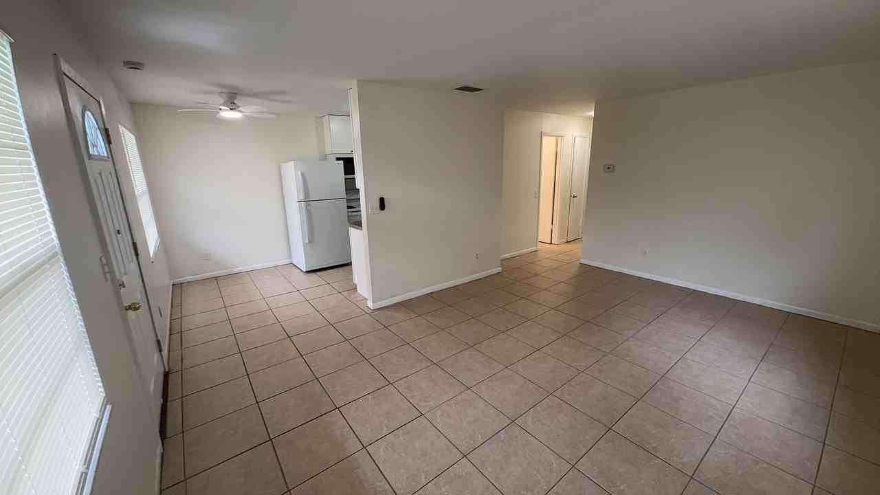 4734 20th St - Photo 6 of 32