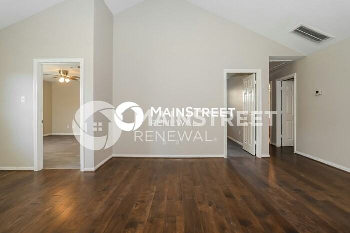 28419 Champion Oaks Dr - Photo 4 of 16