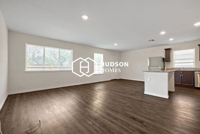 5946 Lake Superior St - Photo 3 of 14
