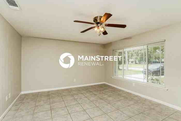1206 Cricket Dr Ne - Photo 3 of 16