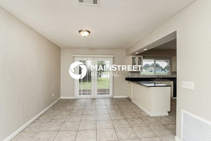 1206 Cricket Dr Ne - Photo 5 of 16