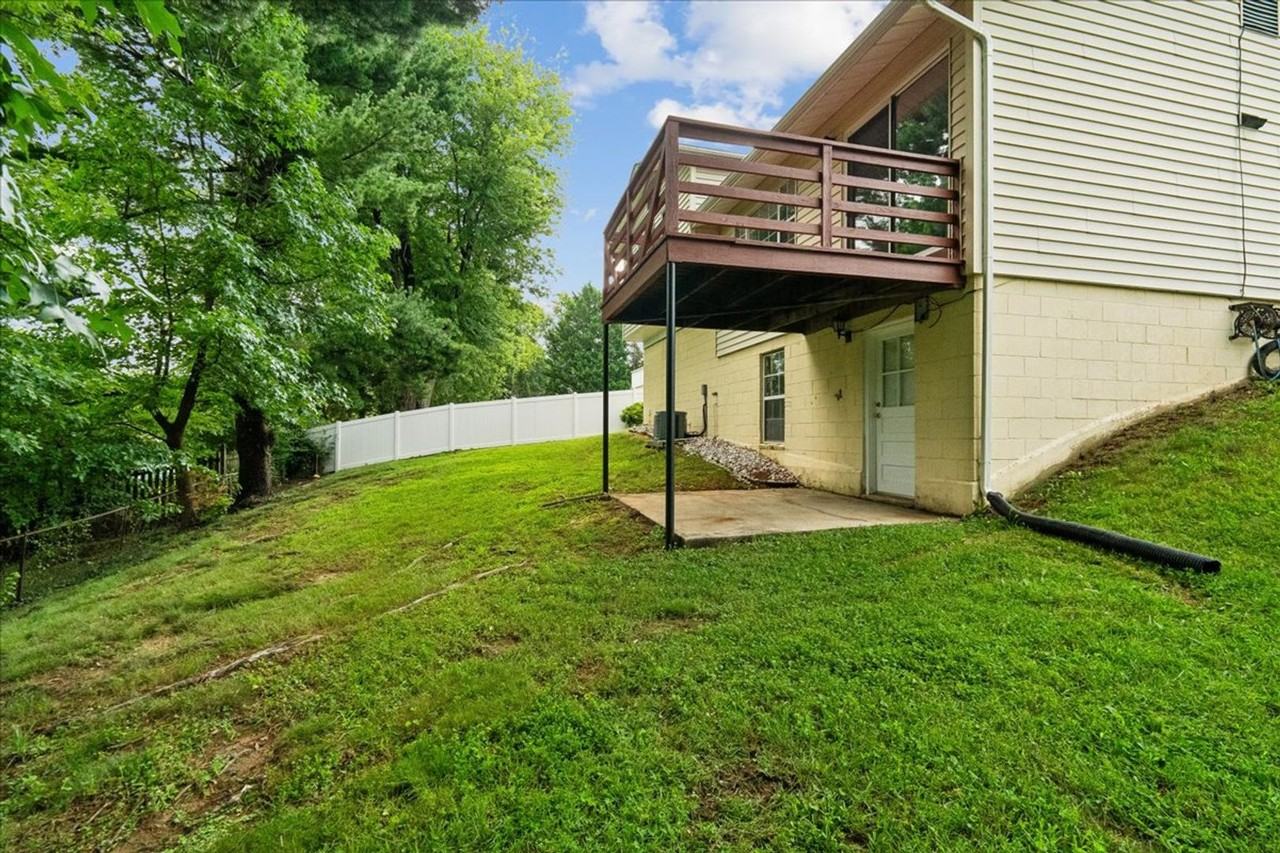5004 Stewart Ct - Photo 4 of 22