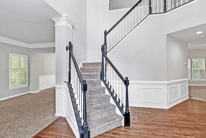 9101 Dartington Ln - Photo 2 of 36