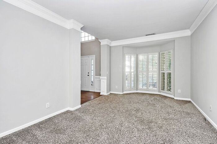 9101 Dartington Ln - Photo 4 of 36
