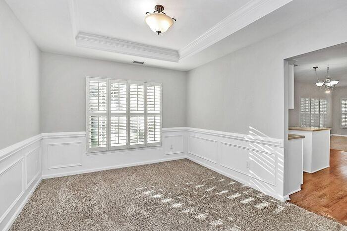 9101 Dartington Ln - Photo 5 of 36