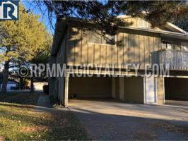 featured image of 747 Meadows Dr #2