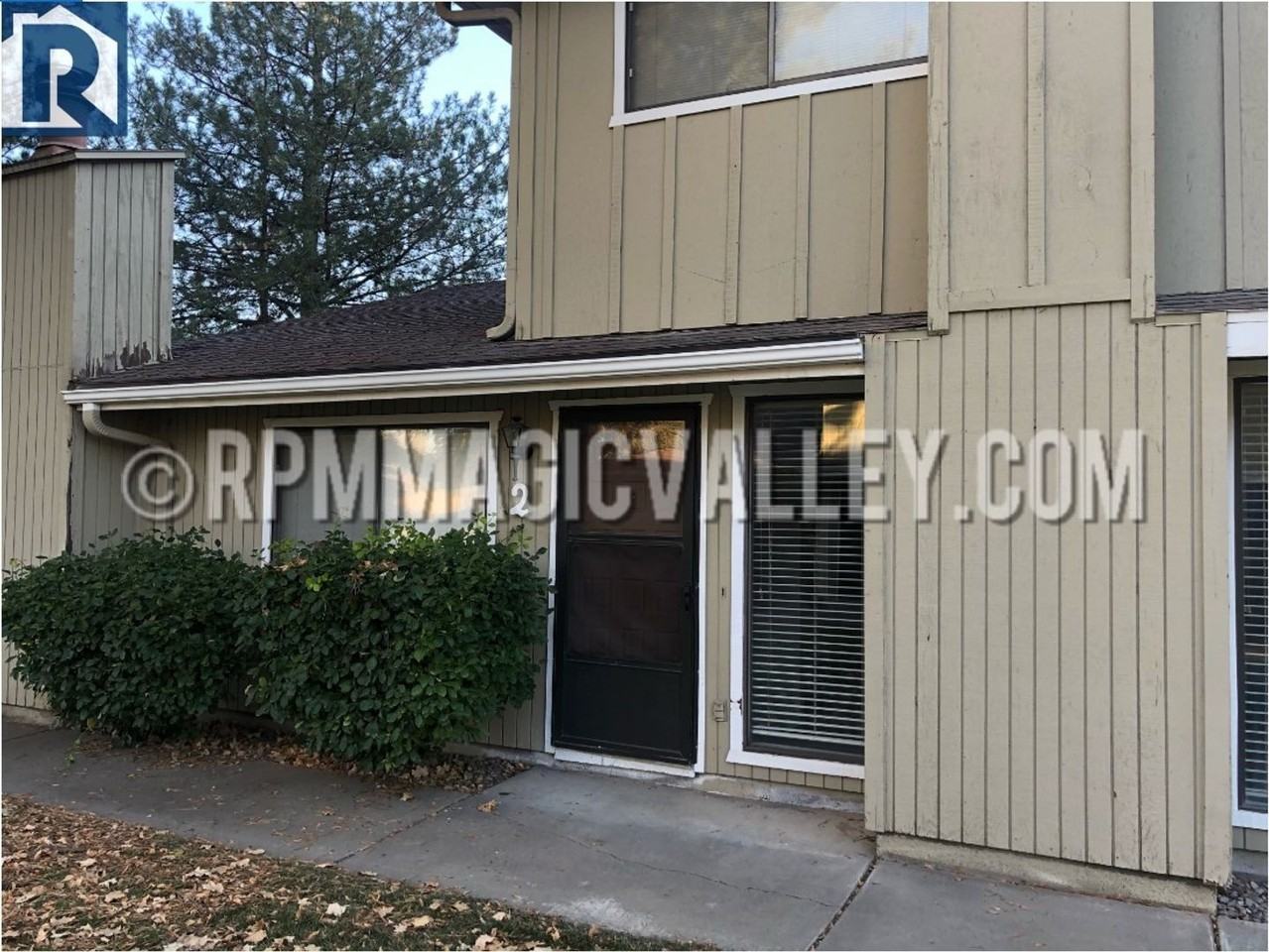 747 Meadows Dr #2 - Photo 2 of 35